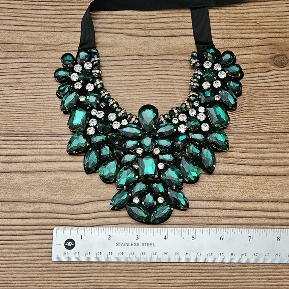 Emerald Green Statement Necklace And Earrings Fashion Jewlery Costume - Picture 5 of 10